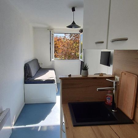 Studio au calme dans résidence Gauguin pour location courte durée et étudiants Gières Chambre photo